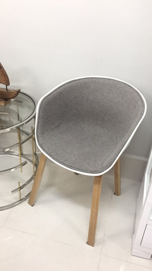 Arm chair with soft fabric cushion - Image 3