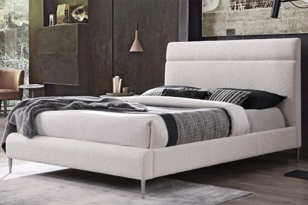 Windsor Bed --D ,Q